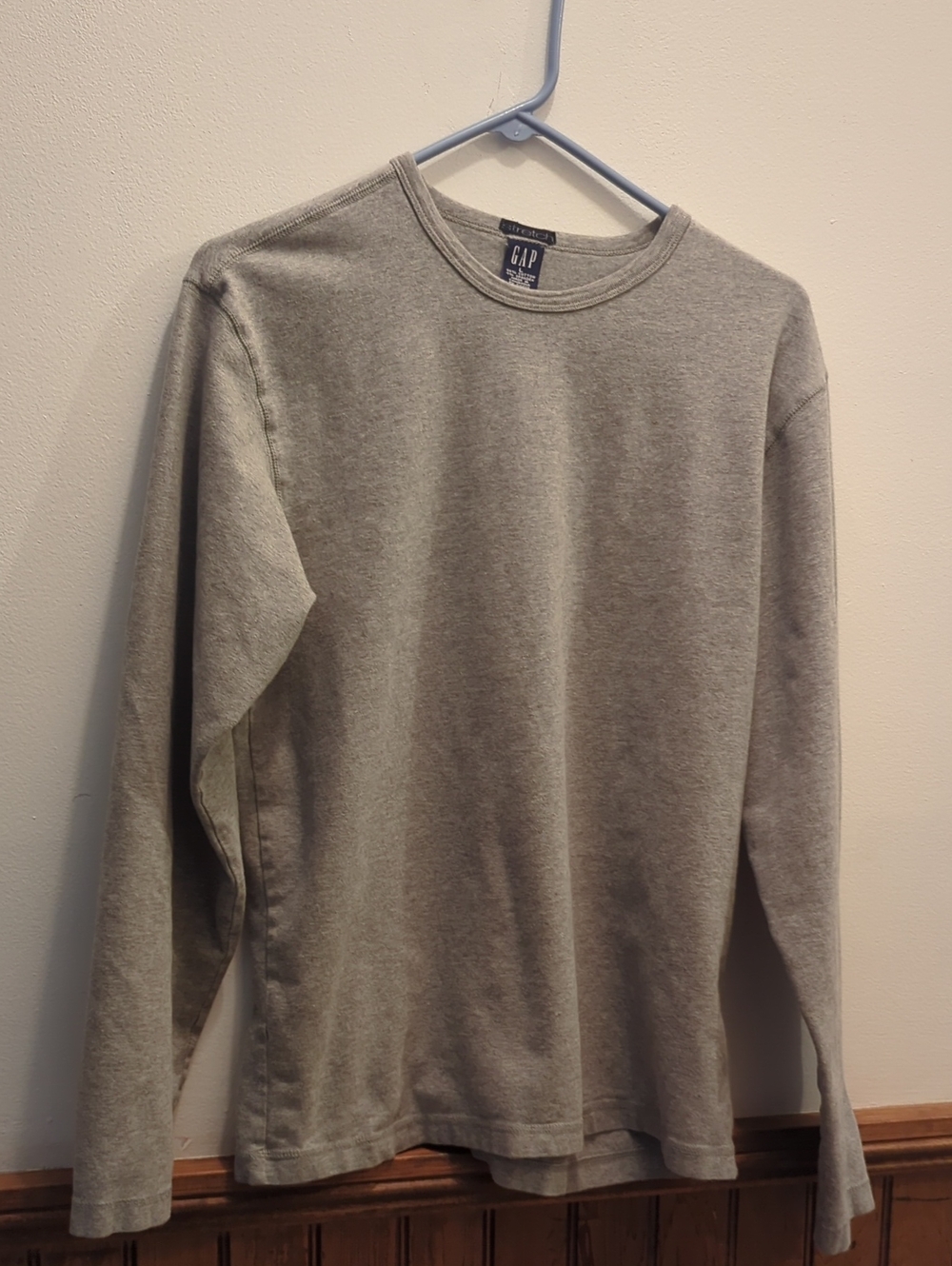GAP Men’s Light Gray Crewneck Sweatshirt